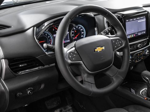 Used 2023 Chevrolet Traverse LT FWD image 32