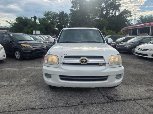 Used 2005 Toyota Sequoia Limited RWD image 2