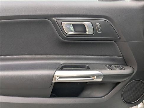 Used 2020 Ford Mustang GT image 9