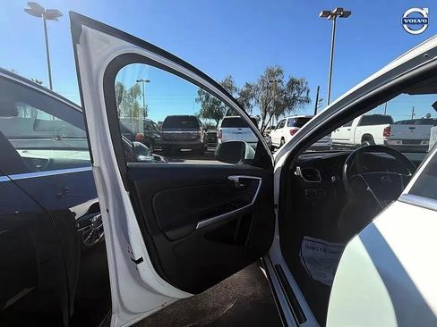 Used 2015 Volvo V60 T5 Premier FWD image 21