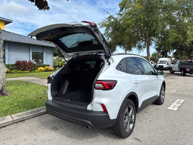 Used 2025 Ford Escape ST-Line AWD/4WD image 18