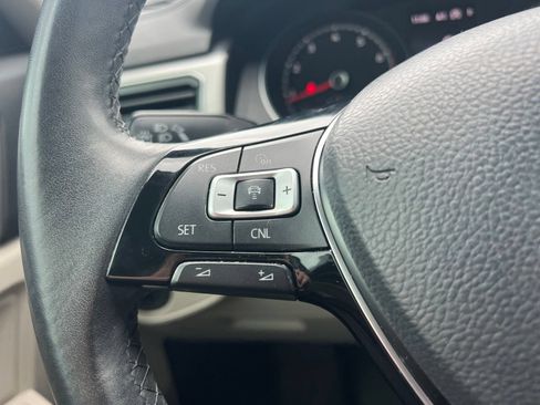 Used 2018 Volkswagen Atlas SEL FWD image 18