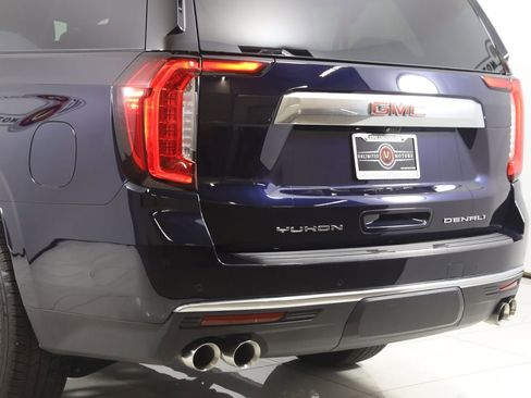 Used 2023 GMC Yukon XL Denali w/ Advanced Technology Package image 26