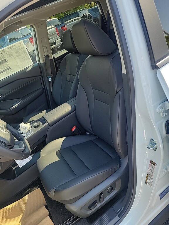 Used 2026 Nissan Rogue SV w/ SV Premium Package AWD/4WD image 26