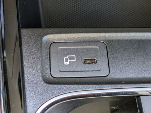 Used 2023 Mercedes-Benz GLB 250 GLB 250 image 31