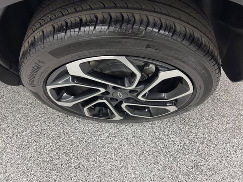 Used 2024 Chevrolet Trax RS w/ Driver Confidence Package image 8