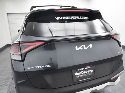 Used 2024 Kia Sportage EX image 6