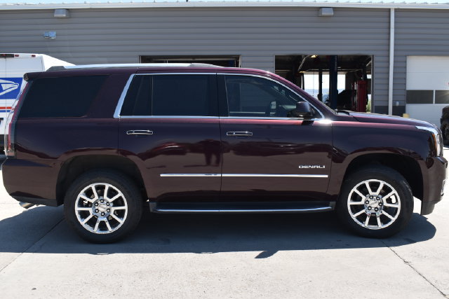 Used 2017 GMC Yukon Denali w/ Open Road Package AWD/4WD image 7