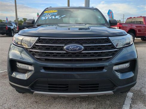 Used 2022 Ford Explorer XLT w/ Equipment Group 202A image 9