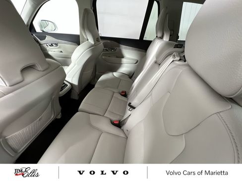 Used 2024 Volvo XC90 B6 Plus image 24