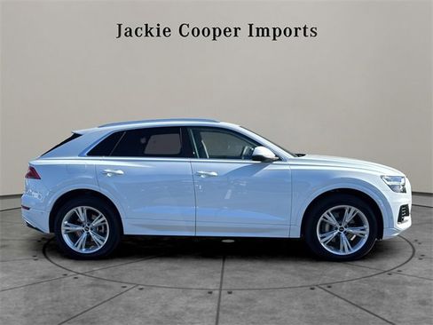 Used 2022 Audi Q8 Premium w/ Convenience Package image 6