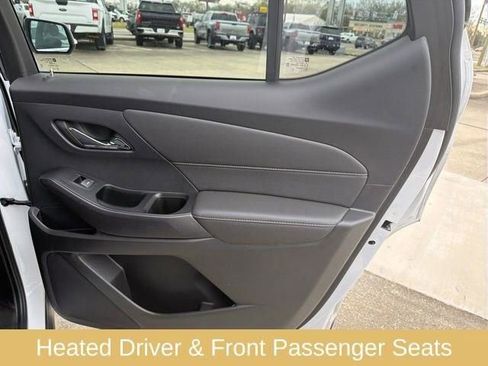 Used 2023 Chevrolet Traverse LT image 30