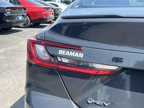 Used 2025 Toyota Camry SE FWD image 10