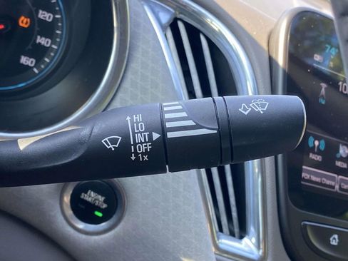 Used 2018 Chevrolet Malibu LT FWD image 22