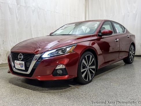 Used 2020 Nissan Altima 2.5 Platinum image 2