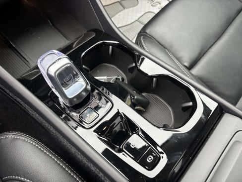 New 2026 Volvo XC40 B5 Plus w/ Protection Package Premier AWD/4WD image 23