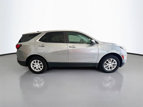 Used 2023 Chevrolet Equinox LT AWD/4WD image 16