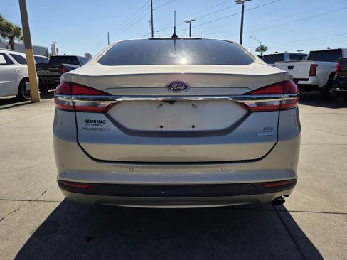 Used 2018 Ford Fusion SE w/ Fusion SE Technology Package image 8