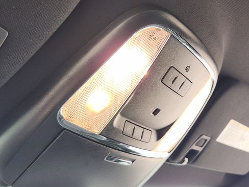 Used 2019 Jeep Grand Cherokee Altitude image 26