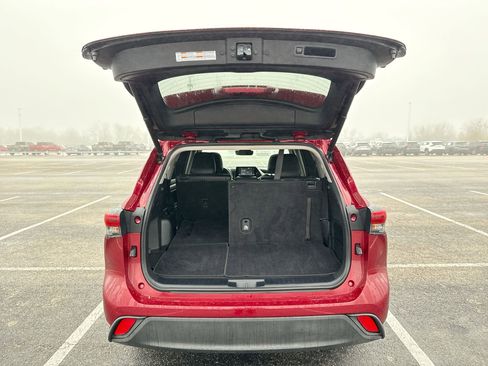 Used 2022 Toyota Highlander XLE image 20