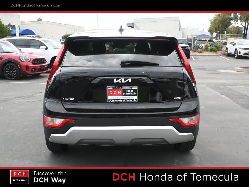 Used 2024 Kia Niro LX FWD image 6