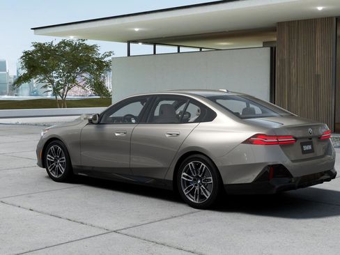 New 2026 BMW 530i image 2