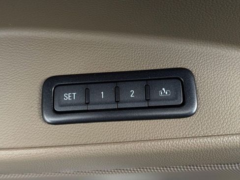 Used 2017 Chevrolet Tahoe LT w/ Luxury Package AWD/4WD image 17
