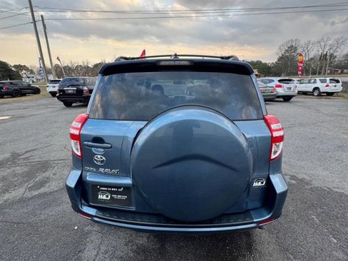 Used 2010 Toyota RAV4 Base 4dr SUV image 9