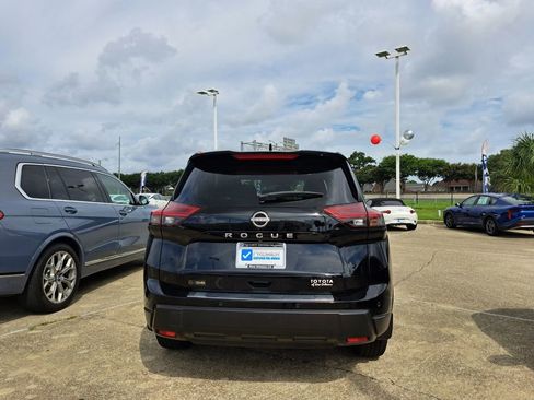 Used 2025 Nissan Rogue SV FWD image 4