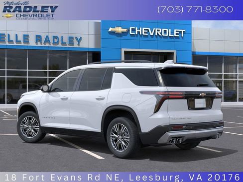 New 2026 Chevrolet Traverse LT image 3