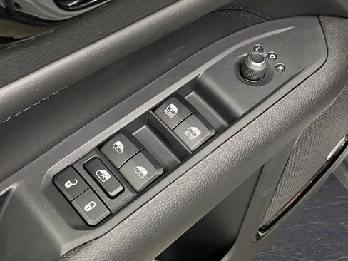 New 2025 Jeep Compass Latitude w/ Sun & Sound Group image 30