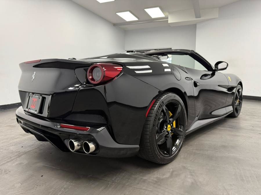 Used 2019 Ferrari Portofino RWD image 16