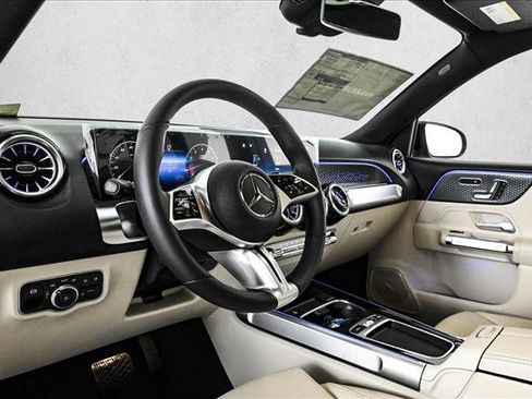 New 2026 Mercedes-Benz GLB 250 4MATIC image 10