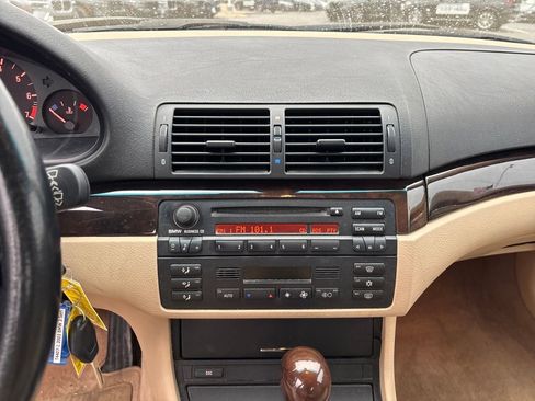 Used 2003 BMW 325i Sedan image 18