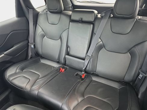 Used 2022 Jeep Cherokee Latitude Lux FWD image 19