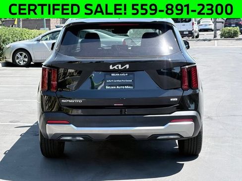 Certified 2025 Kia Sorento S AWD/4WD image 6