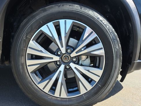 Used 2023 Nissan Rogue SV FWD image 9