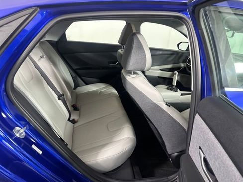 Used 2023 Hyundai Elantra Limited image 28