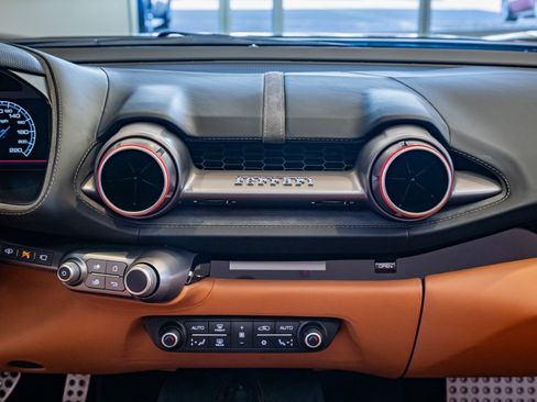 Used 2021 Ferrari 812 GTS image 14