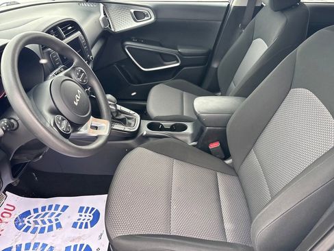Used 2024 Kia Soul LX w/ Option Group 015 image 17