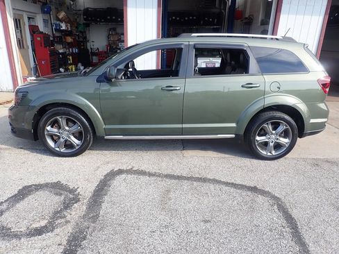 Used 2017 Dodge Journey Crossroad w/ Popular Equipment Group AWD/4WD image 16