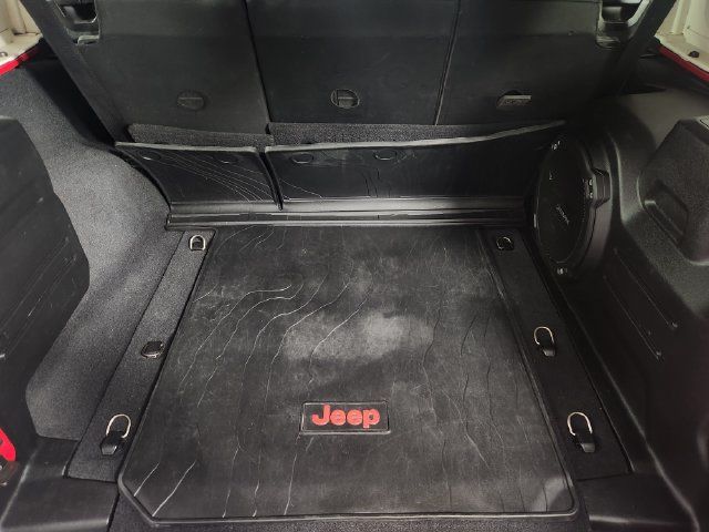 Used 2020 Jeep Wrangler Unlimited Sahara AWD/4WD image 18