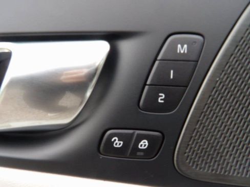 New 2026 Volvo XC60 B5 Ultra w/ Protection Package Premier image 12