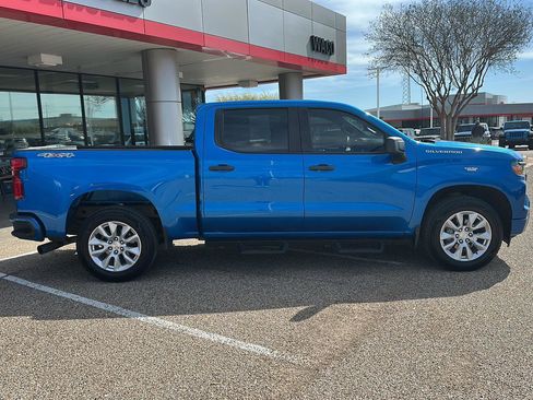 Used 2022 Chevrolet Silverado 1500 Custom image 2