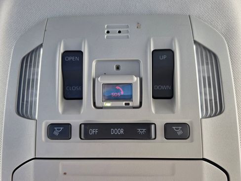 Used 2023 Toyota Highlander Bronze Edition AWD/4WD image 10