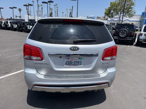 Used 2012 Kia Sorento SX FWD image 17
