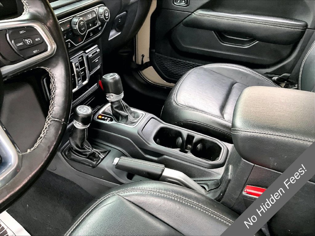 Used 2022 Jeep Wrangler Unlimited Sahara w/ Cold Weather Group AWD/4WD image 13