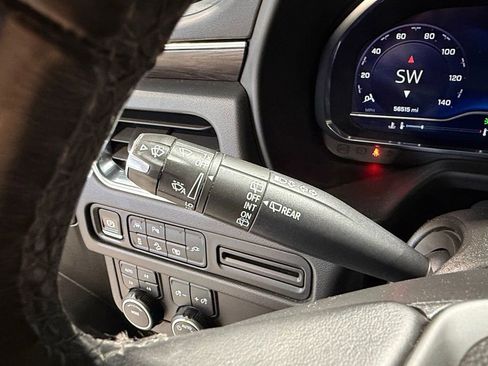 Used 2022 Chevrolet Tahoe Z71 w/ Luxury Package image 37