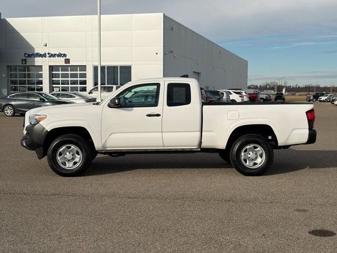 Used 2023 Toyota Tacoma SR image 8