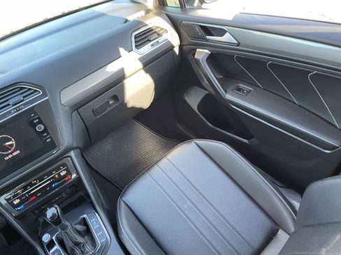 Certified 2023 Volkswagen Tiguan SE image 14